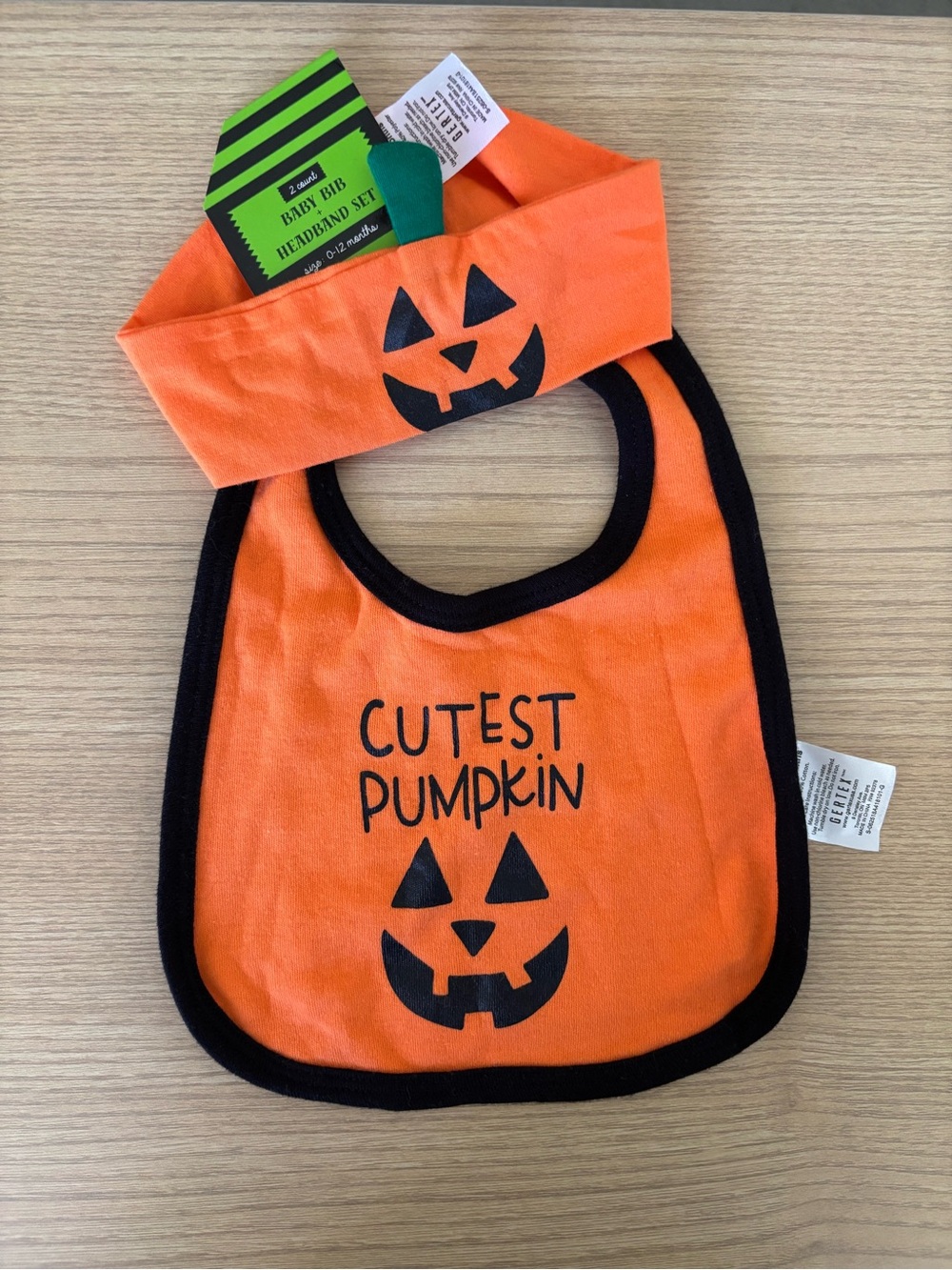 NWT Gertex Halloween Baby Bib and Headband Set "Cutest Pumpkin" Size 0-12 Months